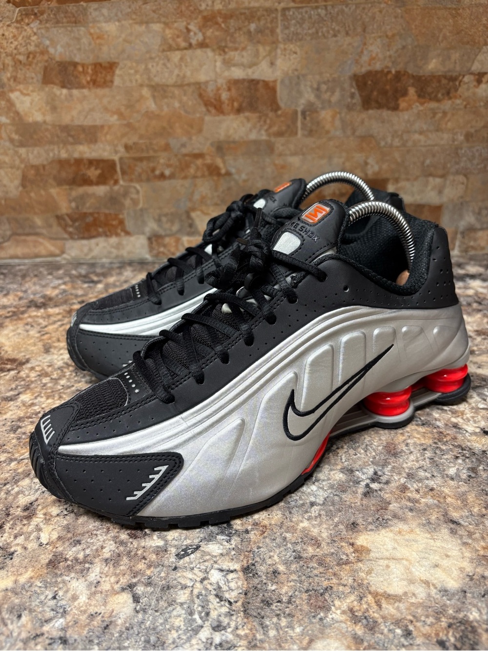 Nike Shox R4 Black Silver Red BV1111-008 Size 8.5